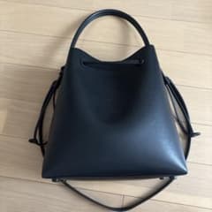 Charles & Keith ショルダーバッグのサムネイル