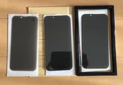 iPhone 13 強化ガラス保護フィルム3セット11枚とケースのサムネイル