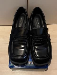 CHARLES & KEITH チャールズアンドキース　ペニー　ローファーのサムネイル