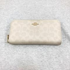 COACH 長財布 ホワイト ラウンドファスナー - メルカリ
