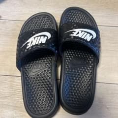 NIKE シャワーサンダル ブラックのサムネイル