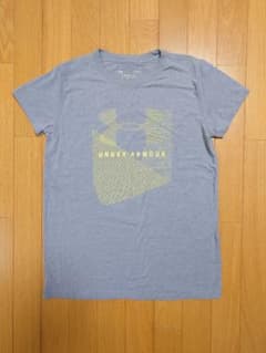 ☆連休お値下げ☆【美品】UNDER ARMOR アンダーアーマー Tシャツのサムネイル