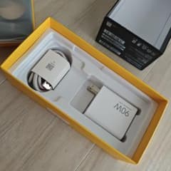 POCO F7 Pro 本体 90W充電器付き 512g POCO F7 Pro 本体 90W急速充電器付属 - メルカリ