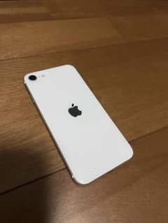 iPhone SE 第2世代 (SE2) ホワイト 128 GB SIMフリーのサムネイル
