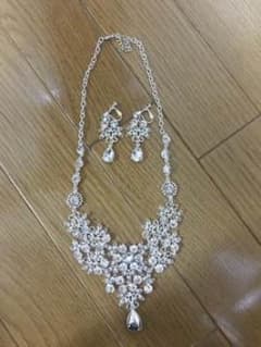 ウェディング アクセサリーのサムネイル