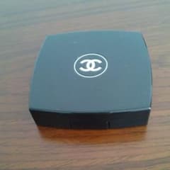 CHANEL　プードゥル　ユニヴェルセル　コンパクトのサムネイル