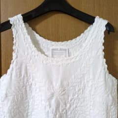 最終お値下げ♡美品✨️ビアズリー beardsley 白タンクトップ - メルカリ