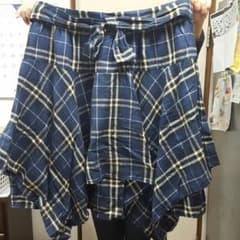 4Lスカート、青の服のサムネイル