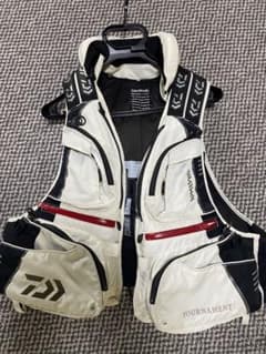 Daiwa TOURNAMENT ライフジャケ　L トーナメント　枕付き Daiwa TOURNAMENT ライフジャケ L トーナメント 枕付き - メルカリ