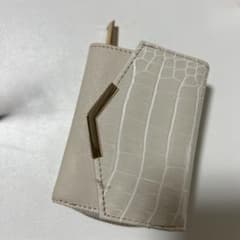 二つ折り財布のサムネイル