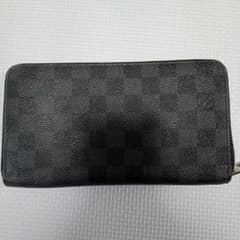 Louis Vuitton ダミエ グラフィット 長財布のサムネイル