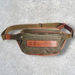 中古【 Felisi 】フェリージ ナイロン × レザー ボディバッグ オリーブ
