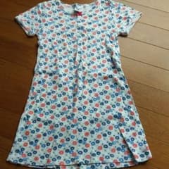 値下げ！プチバトー　花柄ワンピース　5ans╱108㎝のサムネイル