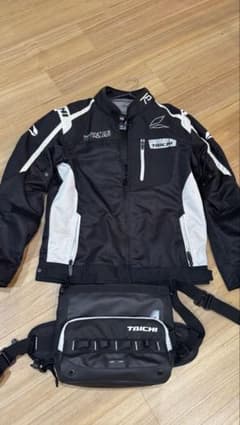 TAICHI バイクジャケットとショルダーバッグのサムネイル