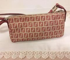 FENDI ミニポーチのサムネイル