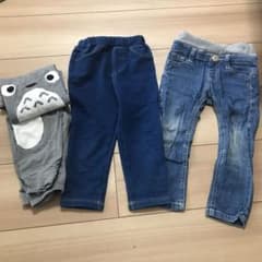 デニムパンツ ジーンズ　トトロパジャマ　85-90  10日以内に消去しますのサムネイル