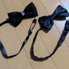 【なかがわ〜ん様専用】ビーズ付き蝶ネクタイのサムネイル