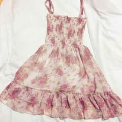 花柄 ピンク ワンピースのサムネイル
