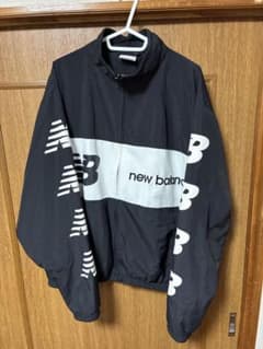 new balance ナイロンジャケット 黒/白のサムネイル