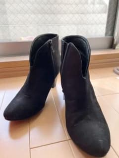 美品  サヴァサヴァ   ショートブーツ  ブーティ  スウェードのサムネイル