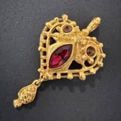 みょうChristian Lacroix レッドストーン ハートペンダント みょう様専用Christian Lacroix レッドストーン ハートペンダント
