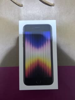 iPhone SE (第3世代) ミッドナイト 64 GB docomoのサムネイル