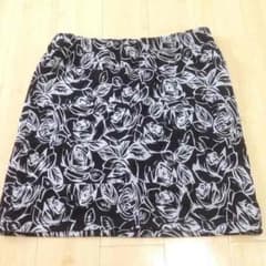 新品☆バラ柄タイトスカートのサムネイル