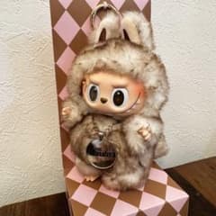 海外限定】ZIMOMO LABUBUぬいぐるみキーホルダーCAKE - メルカリ