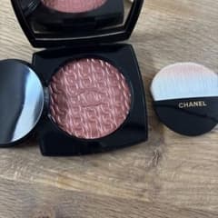 レシェヌドゥシャネル　CHANEL パウダーチークのサムネイル