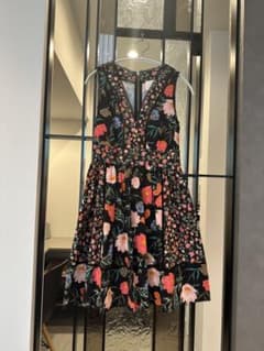 kate spade フラワープリント ノースリーブミニ丈ワンピース サイズ4のサムネイル
