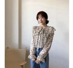 DHOLIC 플로랄 패턴 프릴 블라우스 보우타이 긴팔