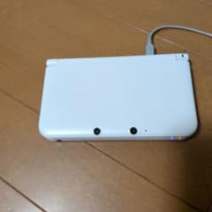 Nintendo 3DS LL ホワイト 本体 充電器付きのサムネイル