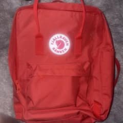 Fjällräven Kånken レッド リュックのサムネイル