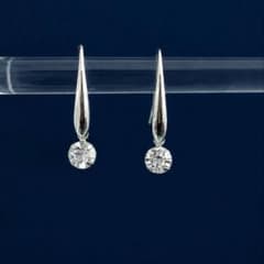 揺れる フックピアス シルバー ガラス 上品　フォーマル　結婚式　小ぶりのサムネイル