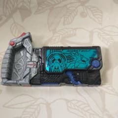 仮面ライダー　ゼロワン　DXアサルトウルフプログライズキーのサムネイル