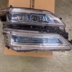 ヴルファイヤ　30系右ヘッドランプユニット　 品番：81145-V2280 ヴェルファイア HV 30系右ヘッドランプユニット 81145-V2280 - メルカリ