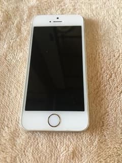 iPhone 5s gold 32 GB au SIMなしのサムネイル