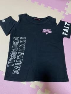 Lovetoxic 肩出しTシャツのサムネイル