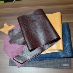 *【超お得】本革ハギレ箱詰め*①のサムネイル