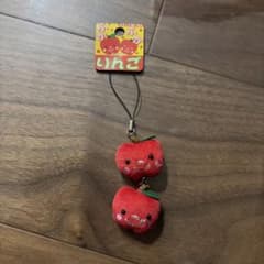 りんごのチャームのサムネイル