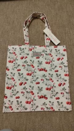 Cath Kidstonのさくらんぼ柄のトートバッグ　未使用タグ付のサムネイル