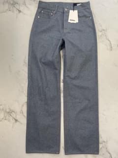 新品 JACQUEMUS ジャックムス ワイドストレート デニム パンツ 30 新品 JACQUEMUS ジャックムス ワイドストレート デニム パンツ 30