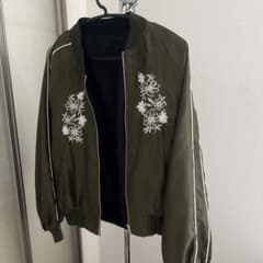 リバーシブル　花柄刺繍 MA-1ジャケット オリーブグリーンのサムネイル