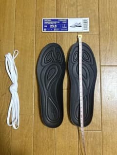 ぶぶ様専用　モナルシーダ　インソール23.0㎝　靴紐セット（両方新品）のサムネイル