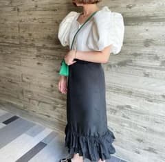 新品 未使用 タグ付き】Cygneバルーンギャザーブラウス Sarahホワイト 