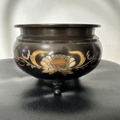 仏具 香炉 真鍮製 蓮華模様 三足 4寸のサムネイル