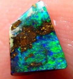 0.75 cts 天然 ボルダーオパール 原石 未研磨 鉱物標本のサムネイル