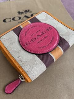 COACH 二つ折り財布のサムネイル
