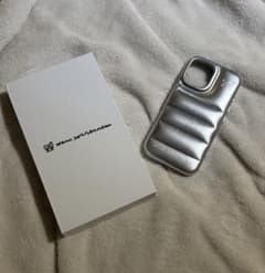 Urban Sophistication iPhone17ケース シルバーのサムネイル