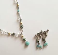 夏にピッタリ！ ハンドメイド　ネックレス&イヤリングのサムネイル